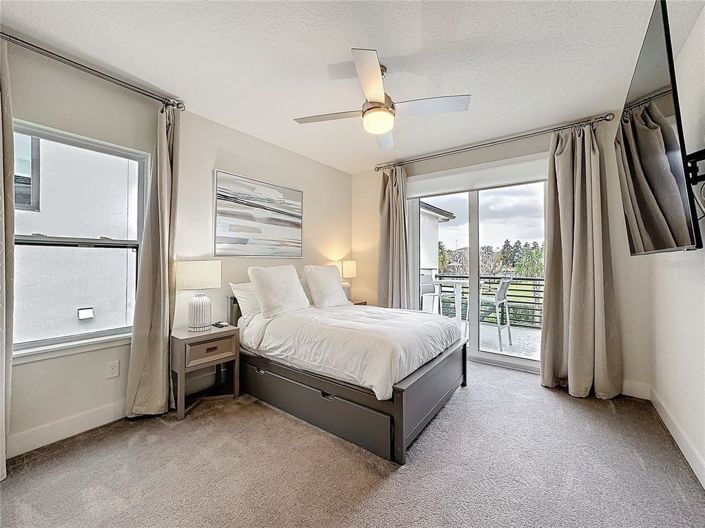 Image No.73-6 Bed Property for sale