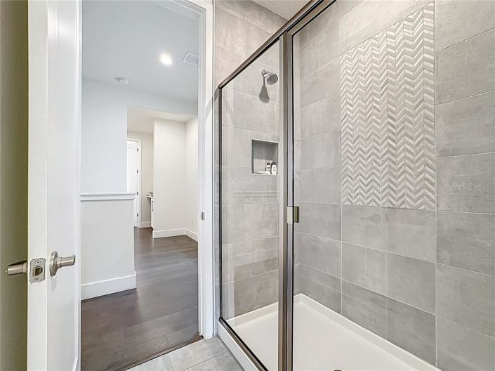 Image No.77-6 Bed Property for sale