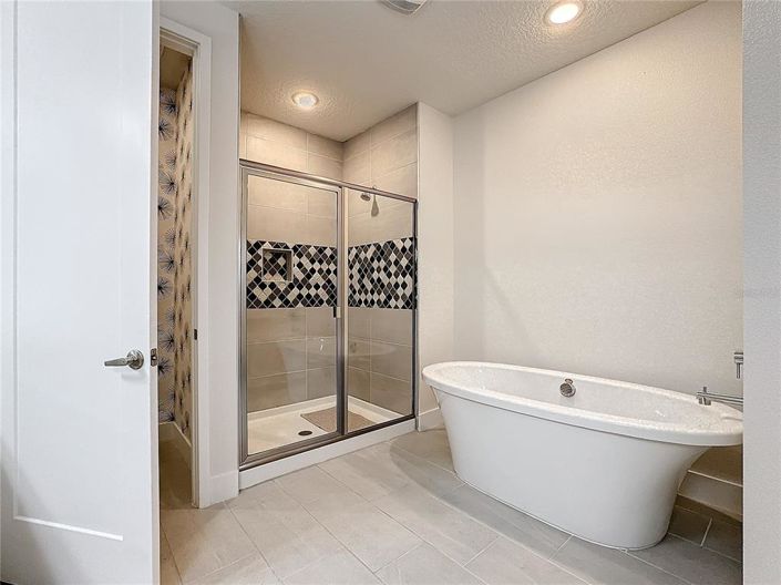 Image No.79-6 Bed Property for sale