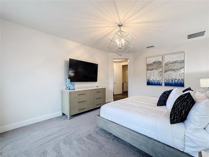 Image No.82-6 Bed Property for sale