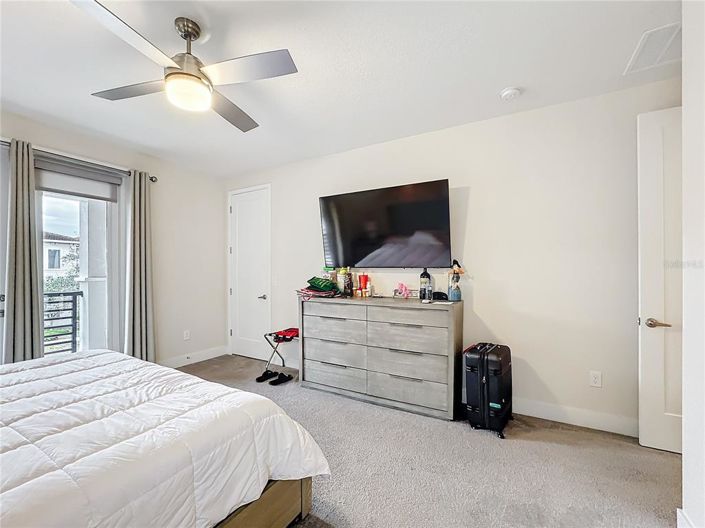 Image No.86-6 Bed Property for sale