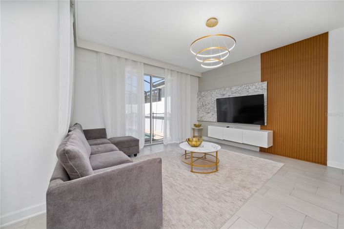 Image No.15-4 Bed Townhouse for sale