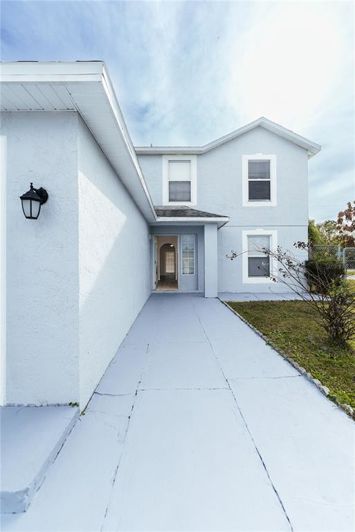 Image No.2-Propriété de 4 chambres à vendre à Kissimmee