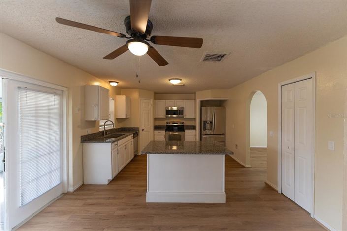 Image No.4-Propriété de 4 chambres à vendre à Kissimmee