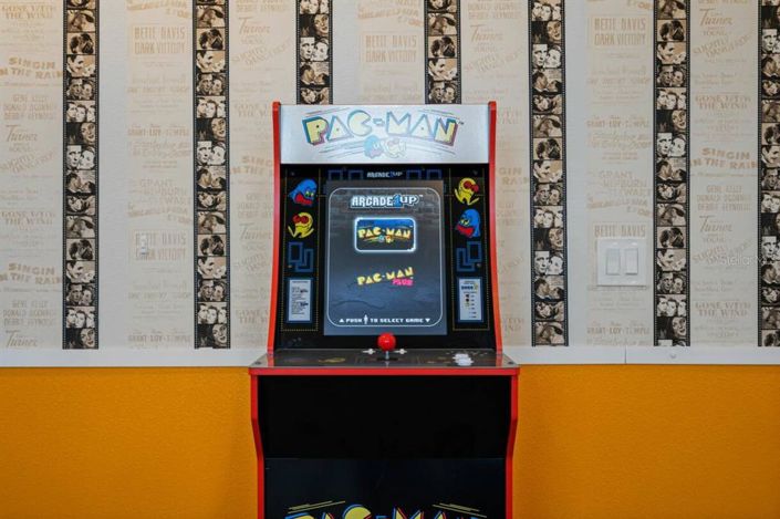 Image No.19-6 Bed Property for sale