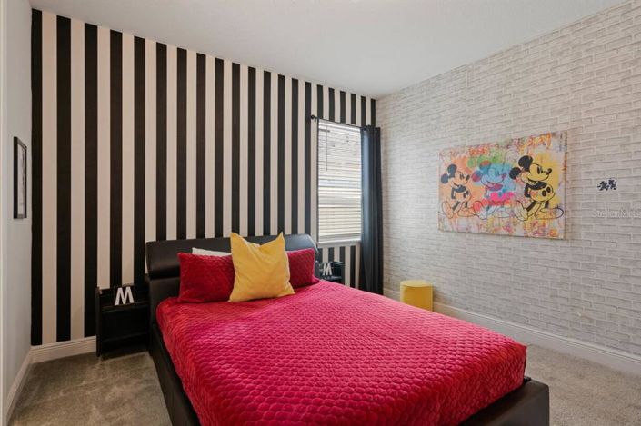 Image No.22-6 Bed Property for sale