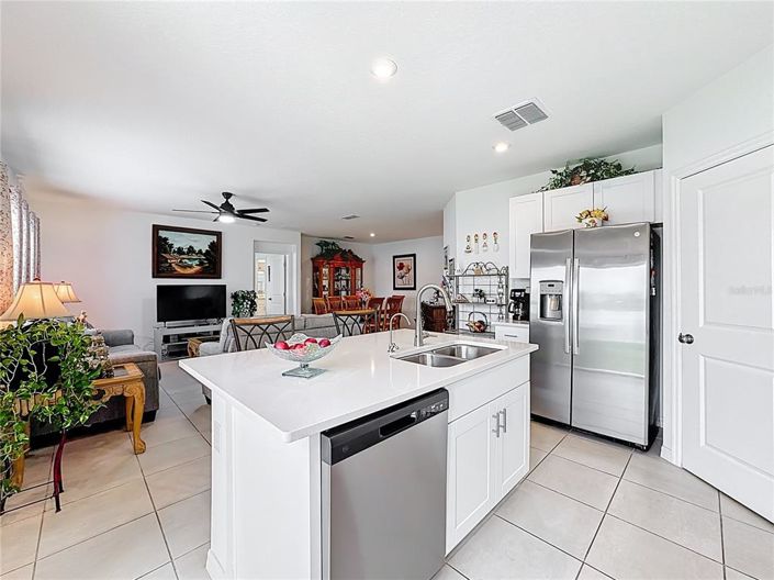 Image No.12-3 Bed Property for sale