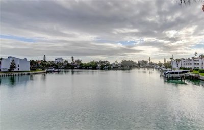 1 - Treasure Island, Propriété