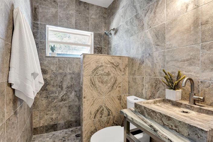 Image No.18-4 Bed Property for sale