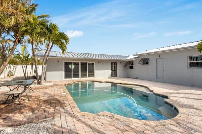 Image No.22-4 Bed Property for sale