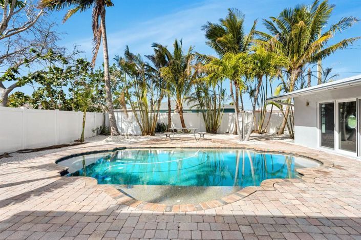 Image No.3-4 Bed Property for sale