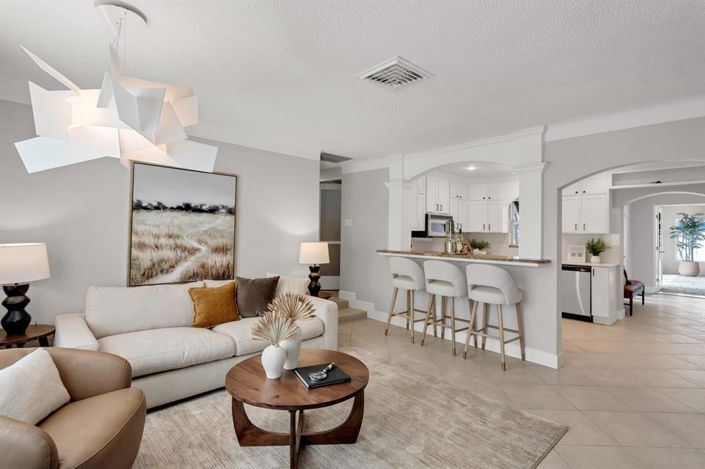 Image No.7-4 Bed Property for sale