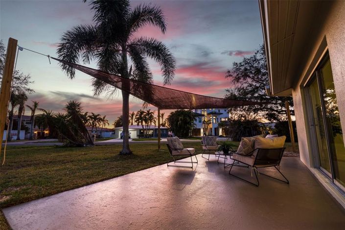 Image No.27-3 Bed Property for sale