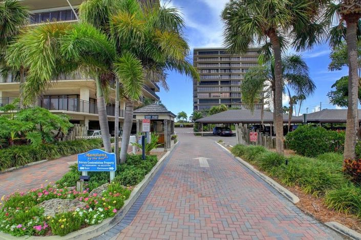 Image No.41-2 Bed Property for sale