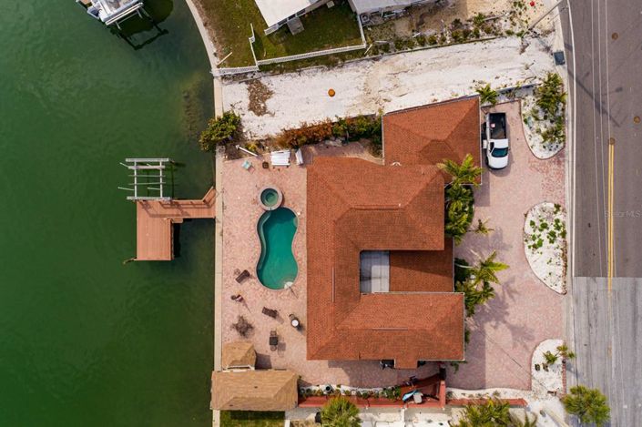Image No.1-5 Bed Property for sale