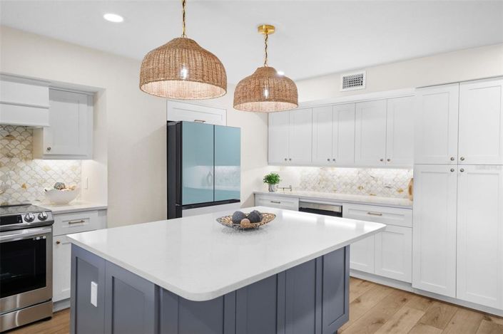 Image No.13-3 Bed Property for sale