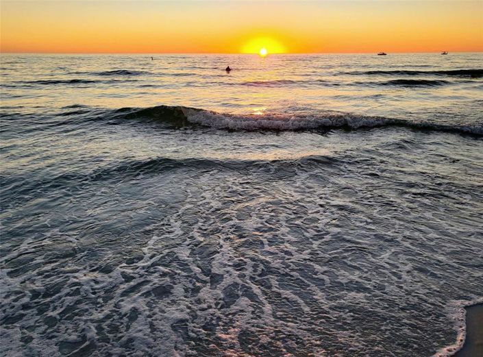 Image No.18-2 Bed Property for sale