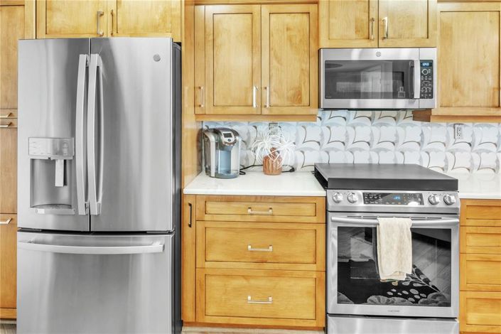 Image No.10-2 Bed Property for sale