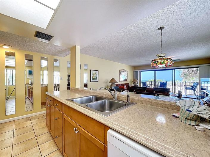 Image No.11-2 Bed Property for sale