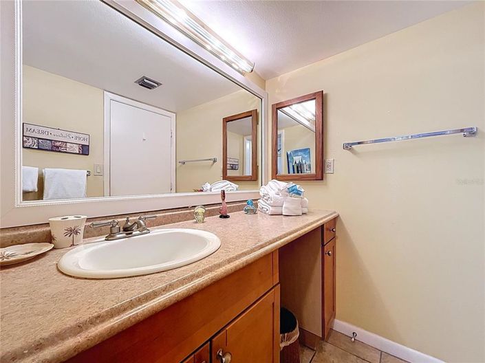 Image No.21-2 Bed Property for sale