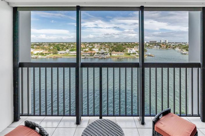 Image No.36-2 Bed Property for sale