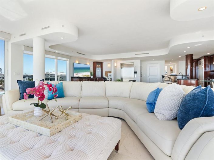 Image No.12-3 Bed Property for sale