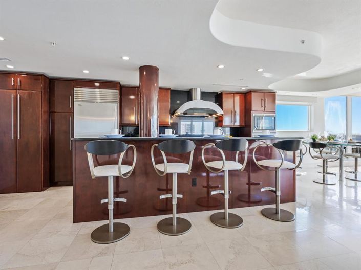 Image No.13-3 Bed Property for sale