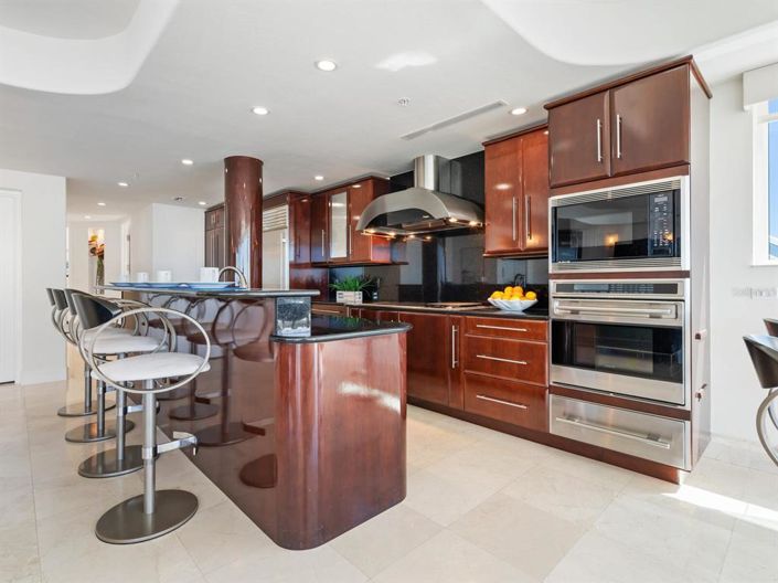 Image No.14-3 Bed Property for sale