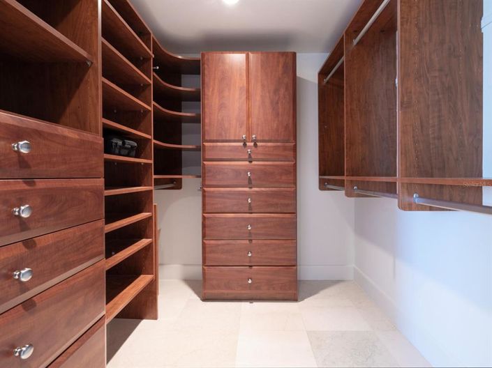 Image No.24-3 Bed Property for sale