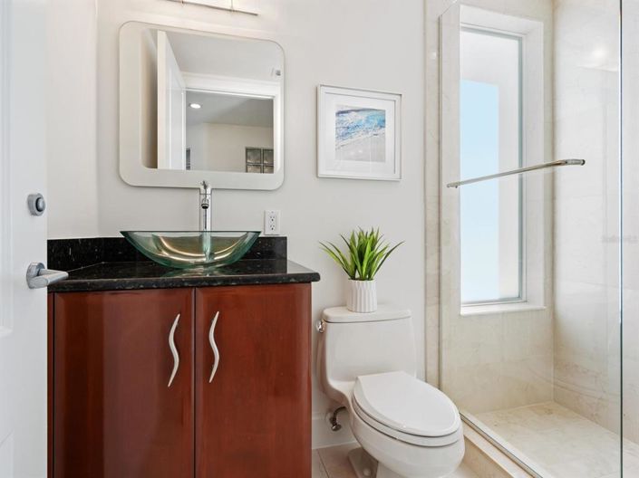 Image No.26-3 Bed Property for sale