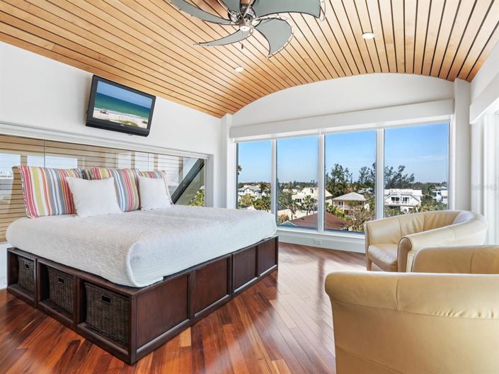 Image No.31-3 Bed Property for sale