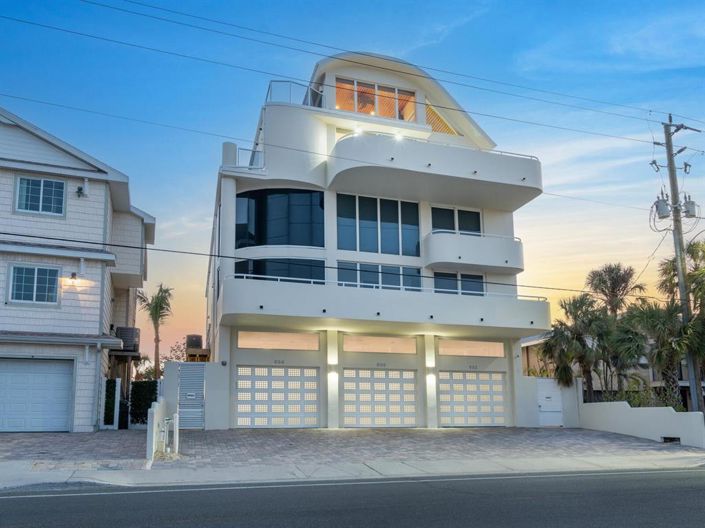 Image No.56-3 Bed Property for sale