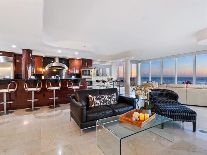 Image No.59-3 Bed Property for sale