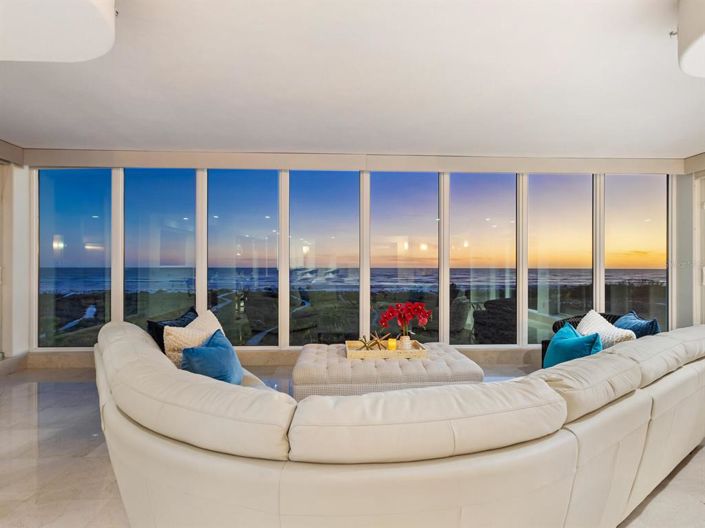 Image No.66-3 Bed Property for sale