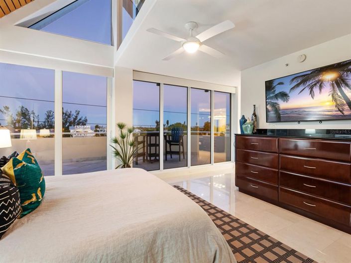 Image No.70-3 Bed Property for sale