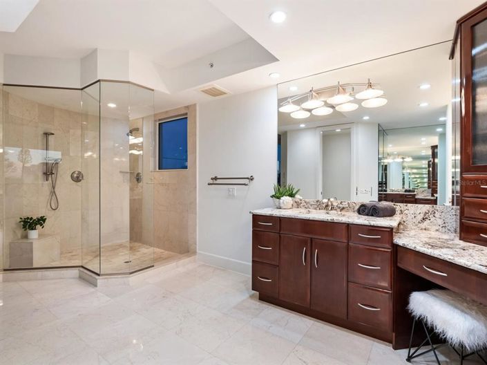 Image No.71-3 Bed Property for sale