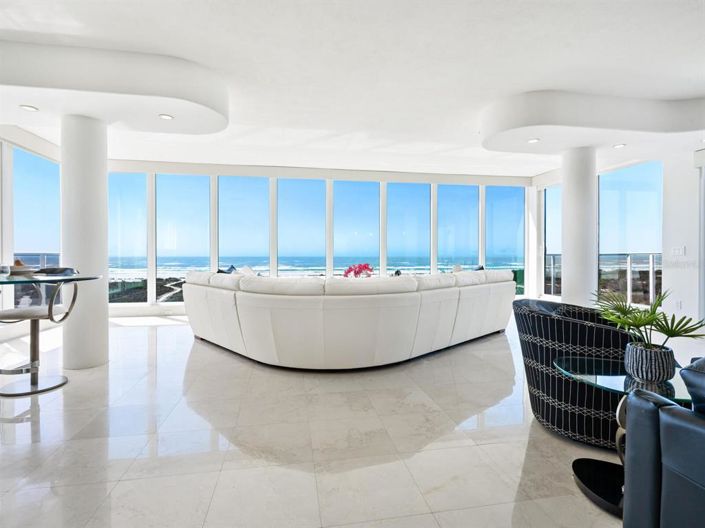 Image No.8-3 Bed Property for sale