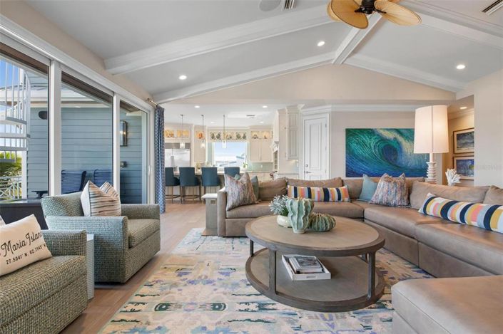 Image No.13-7 Bed Property for sale