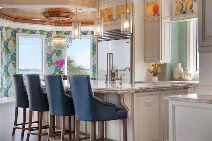 Image No.19-7 Bed Property for sale