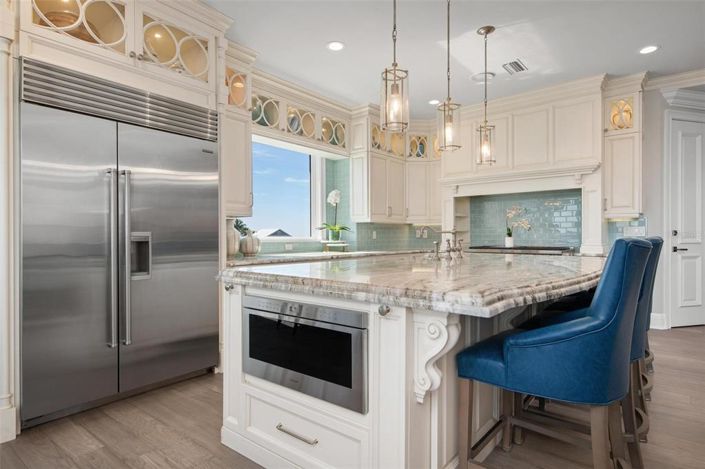 Image No.21-7 Bed Property for sale