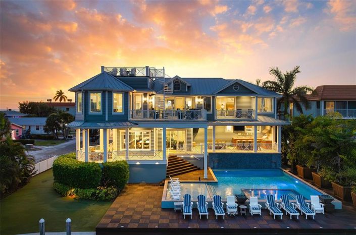 Image No.3-7 Bed Property for sale