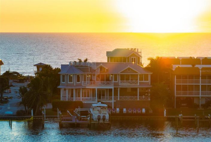 Image No.4-7 Bed Property for sale