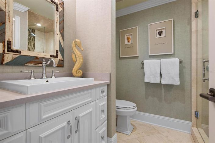 Image No.65-7 Bed Property for sale