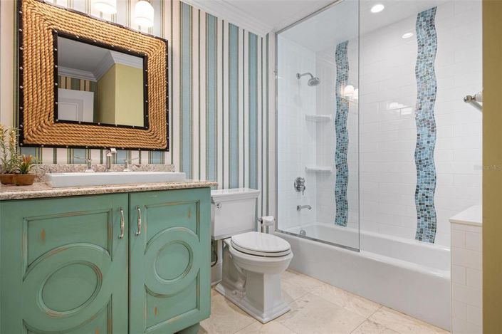 Image No.68-7 Bed Property for sale