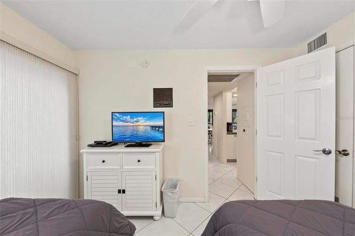 Image No.22-2 Bed Property for sale