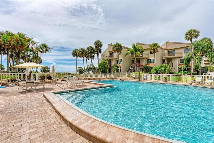 Image No.40-2 Bed Property for sale