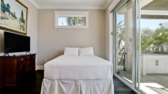 Image No.11-4 Bed Property for sale