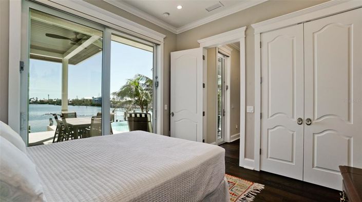 Image No.12-4 Bed Property for sale