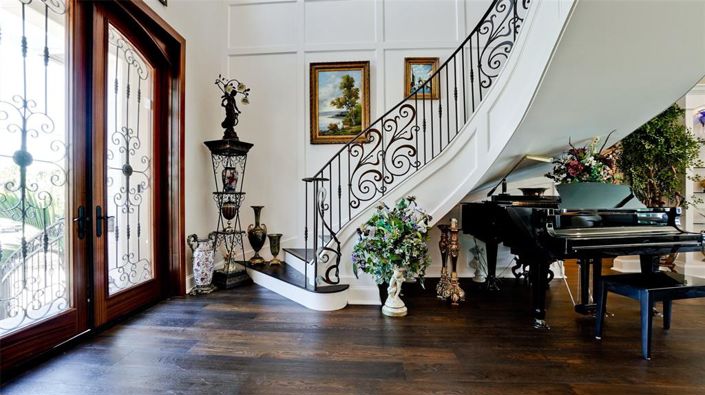 Image No.2-4 Bed Property for sale