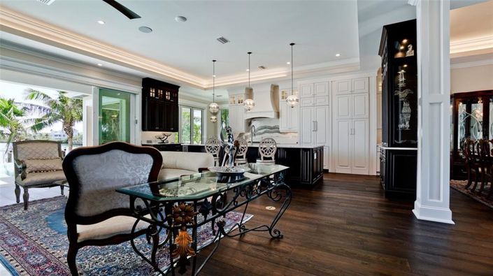 Image No.9-4 Bed Property for sale